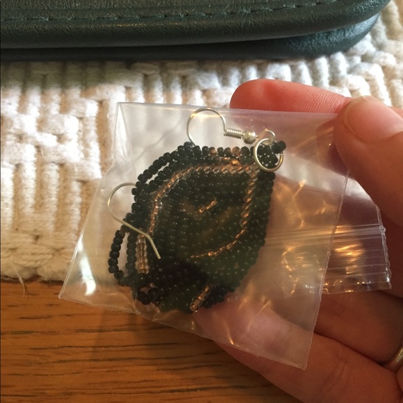 Handmade beaded earrings - Picture 2 of 2